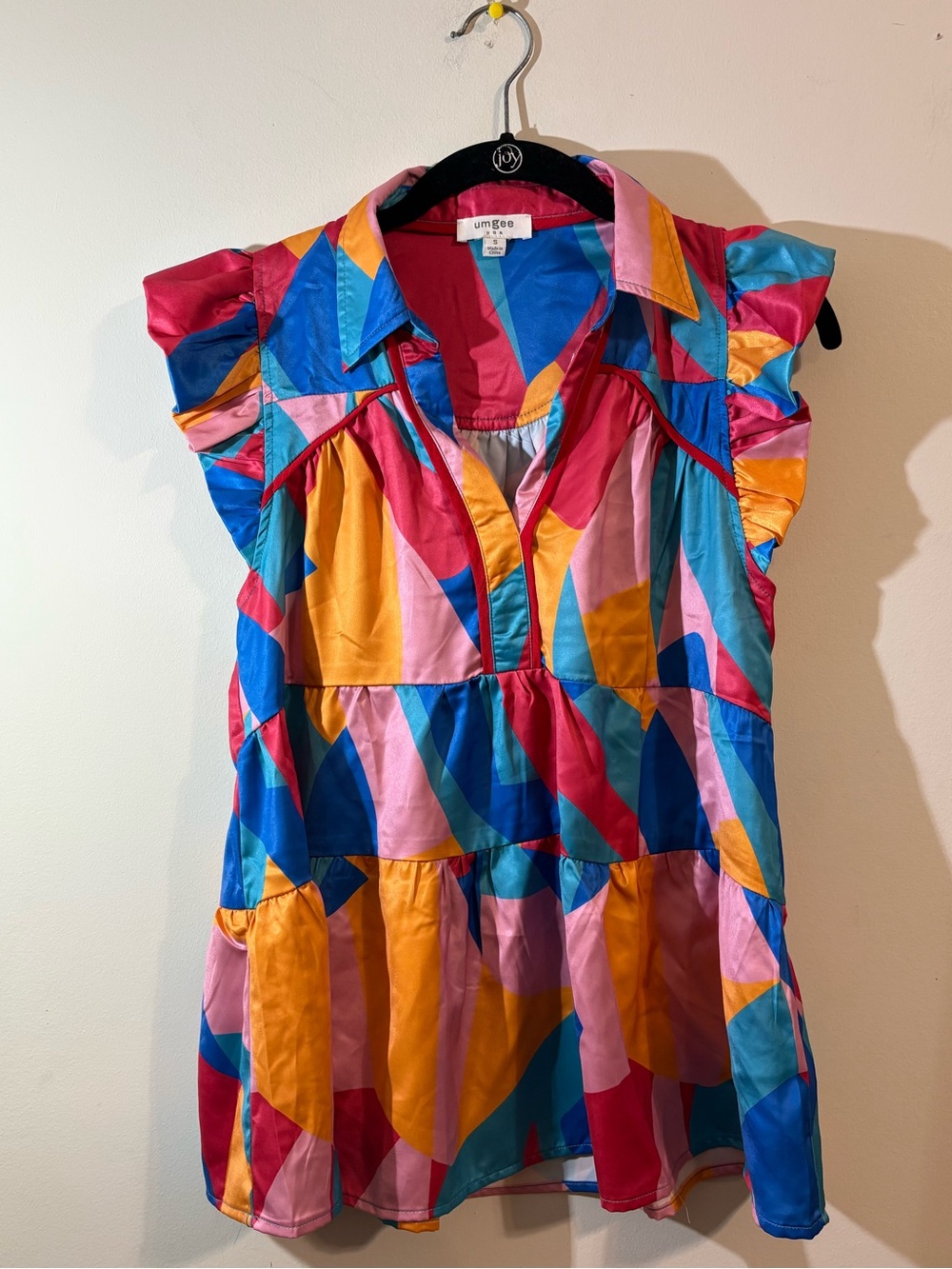 Umgee blouse women’s small multi-color abstract geometric print flutter sleeves